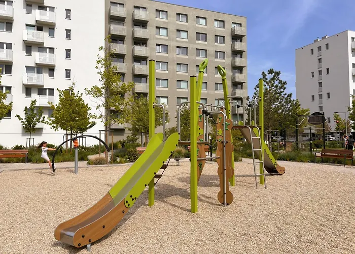 Апартаменты Luxury - 2 Min From Airport - New Build - Free Parking